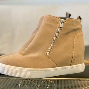 Jessica Carlyle Hidden Wedge Taupe Zipper High Top